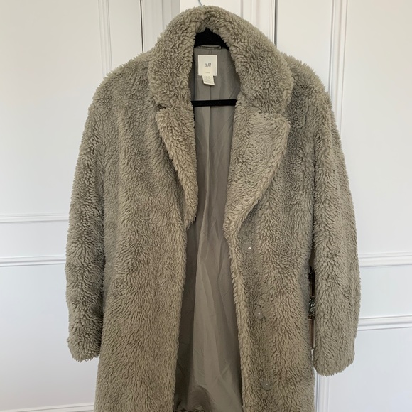 H&M Short Faux Coat - Picture 1 of 3